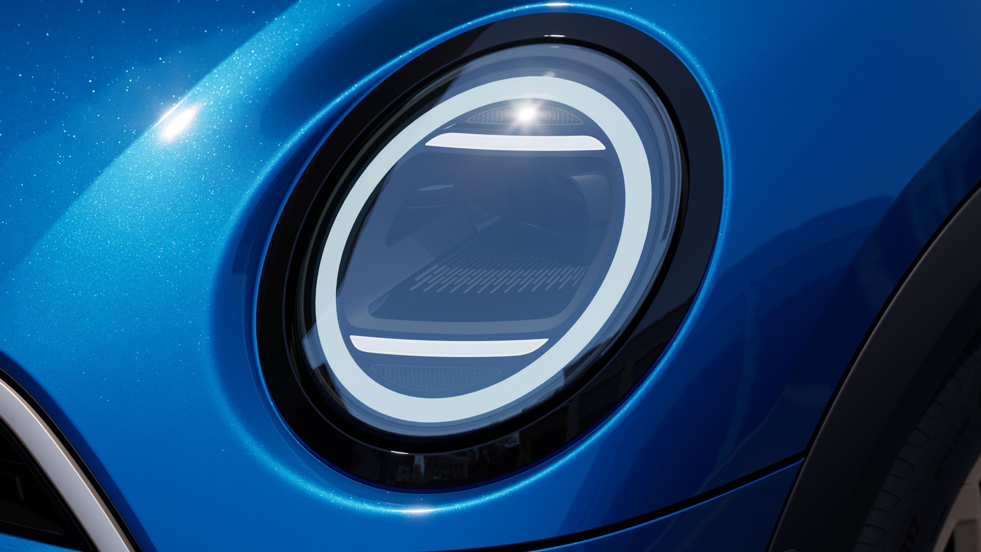 MINI Cooper 5 kapı - dış tasarım - ışık imzası